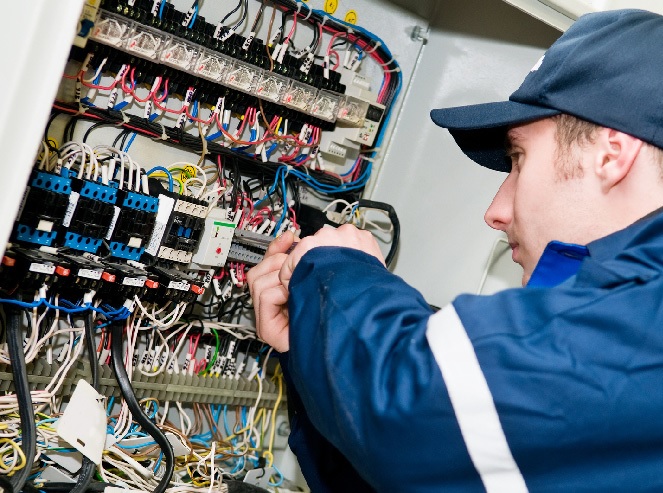 How to Become an Electrician in South Africa